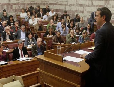 ΣΥΡΙΖΑ: Το νομοσχέδιο για την αναδοχή από ομόφυλα ζευγάρια διχάζει - Η κοινωνία δεν είναι ακόμα έτοιμη